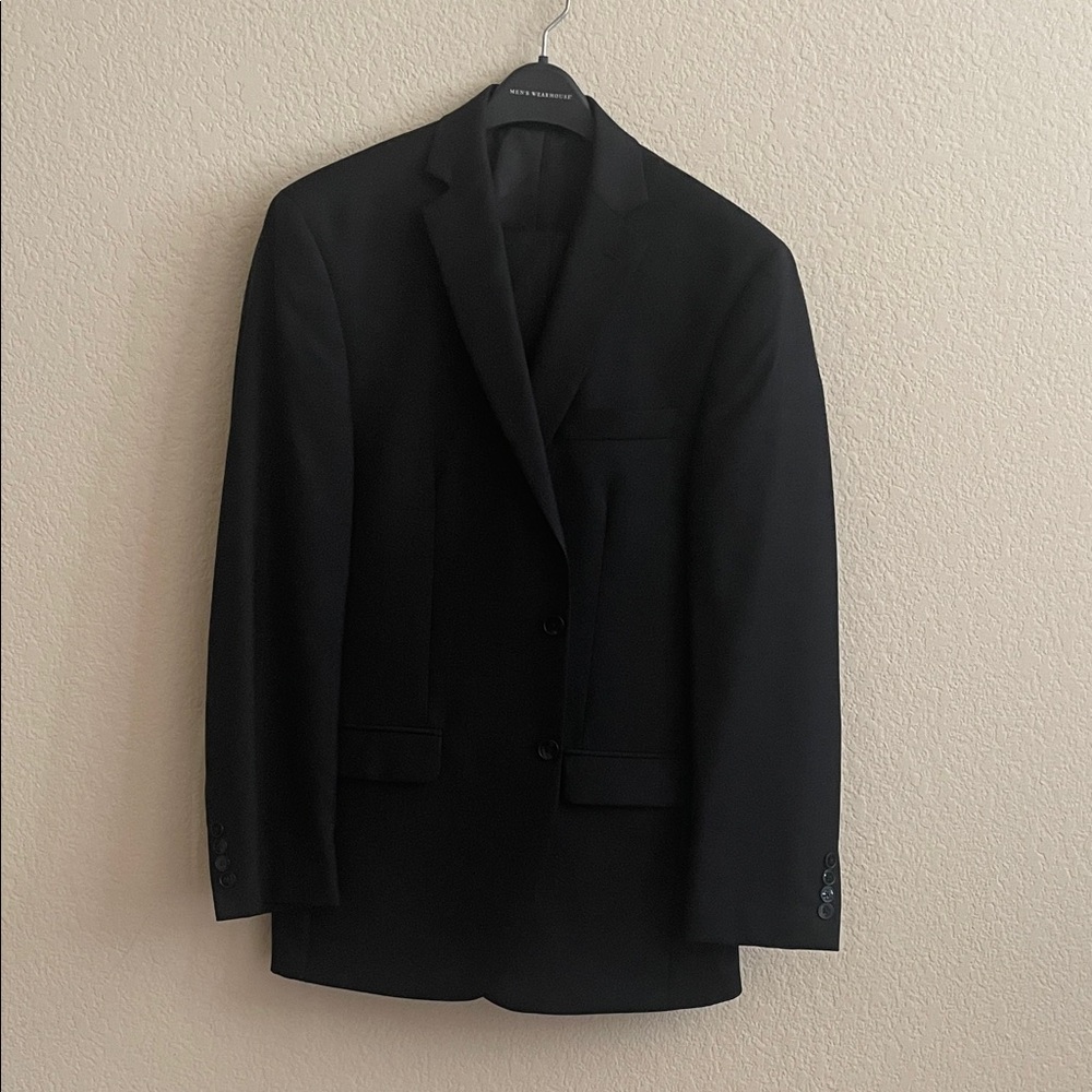Calvin Klein Elegant Black Suit